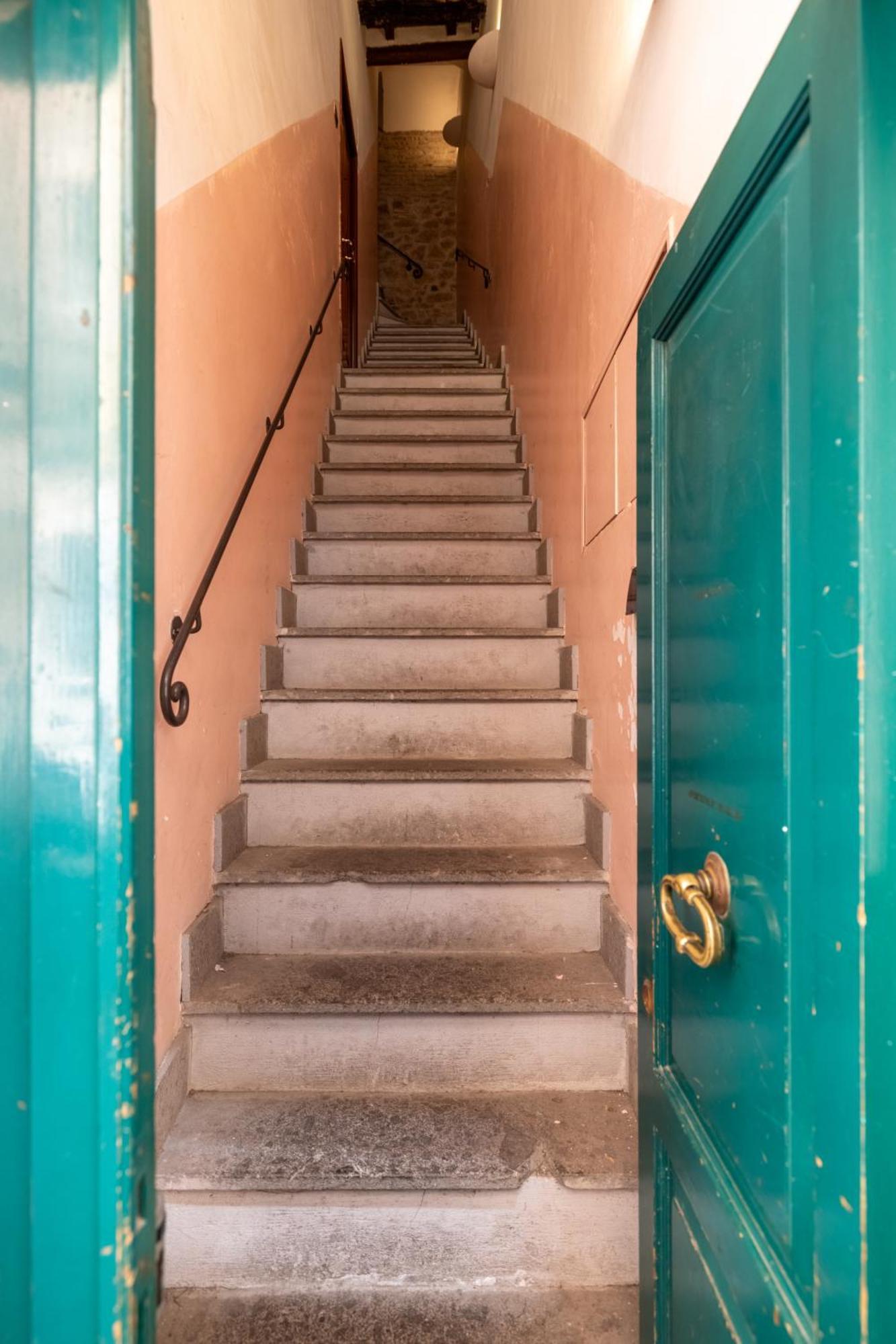 Suite Trevi - Charming Loft Near Trevi Fountain Рим Экстерьер фото
